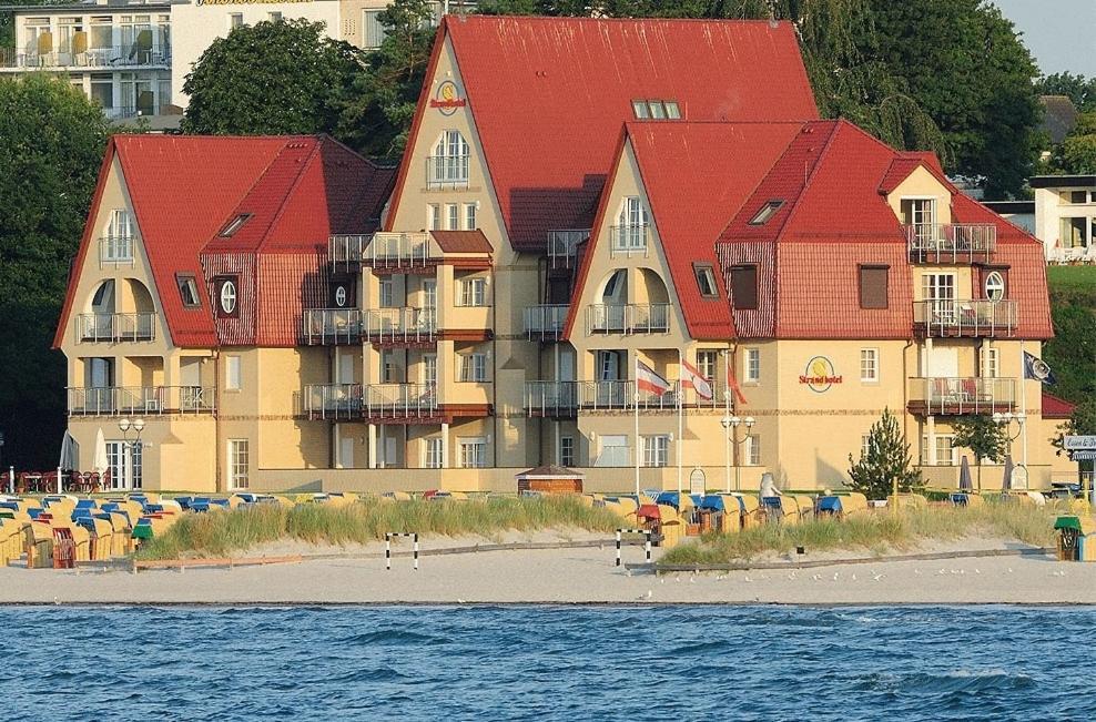 Strandhotel Grömitz Екстериор снимка