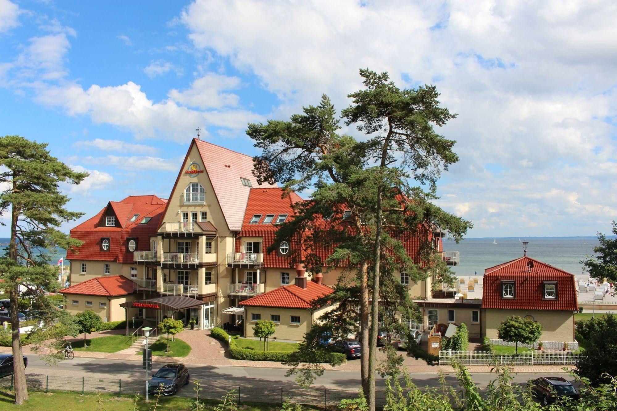 Strandhotel Grömitz Екстериор снимка